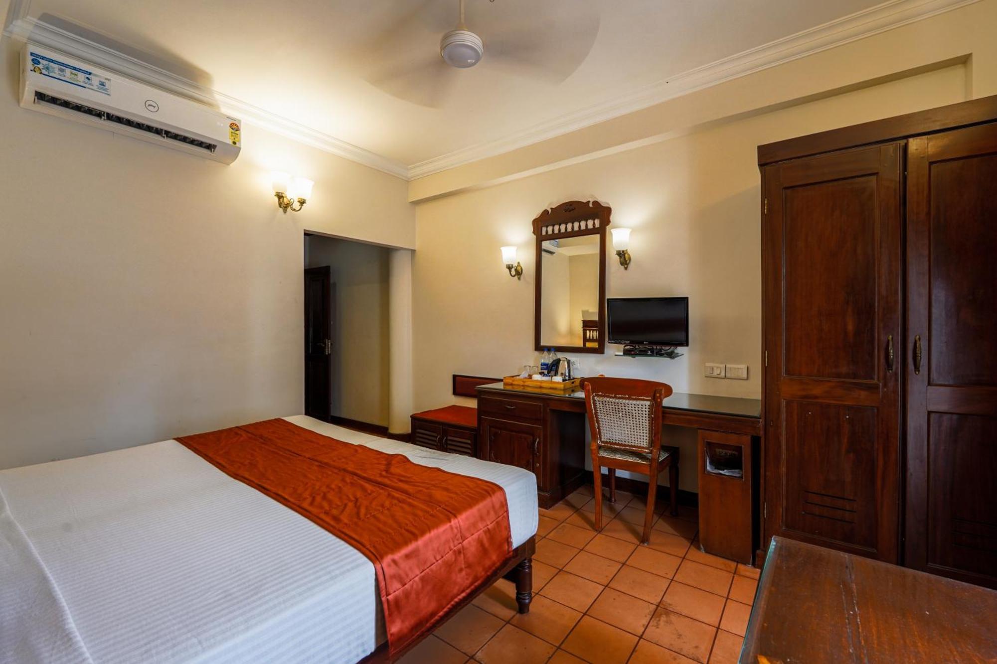 Hotel Arches 3*